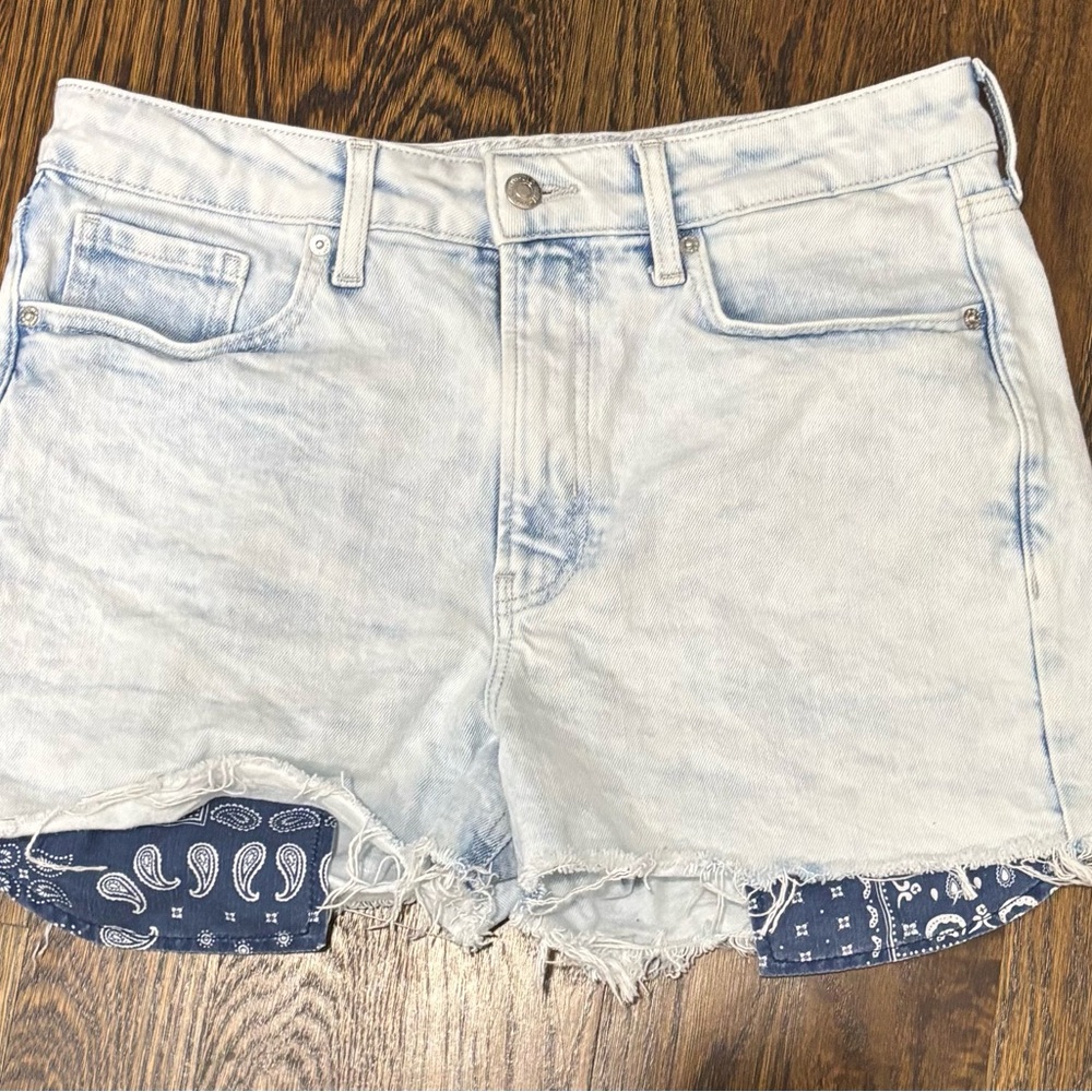 Old Navy O.G. Short High Rise Women's Size 12‎ Light Blue Cut Off Denim Shorts